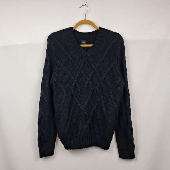 Gap Ladies V neck  sweater NWOT - Picture 1 of 11